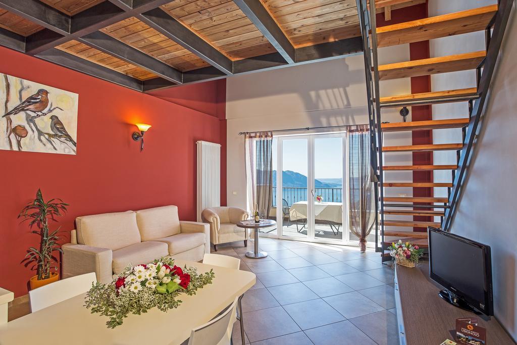 Residence Usignolo Trarego Стая снимка